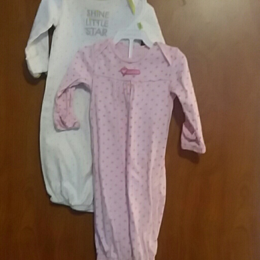 2 newborn sleep gowns